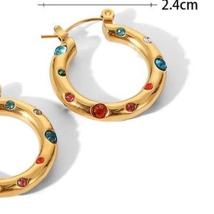 Good and coloured crystals hoop earrings